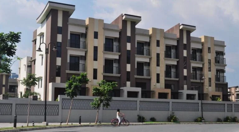 Garden Homes townhomes, Circulo Verde, Quezon City